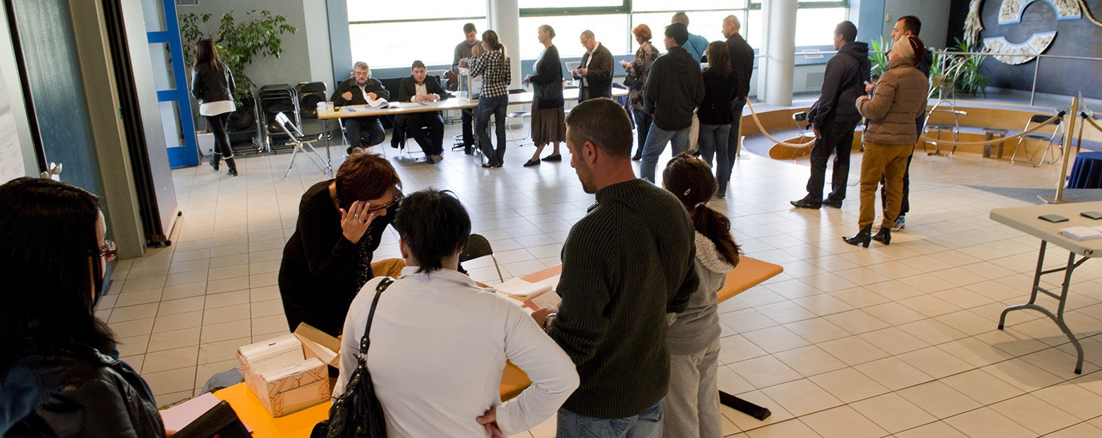 Bureau de vote élections Villefontaine