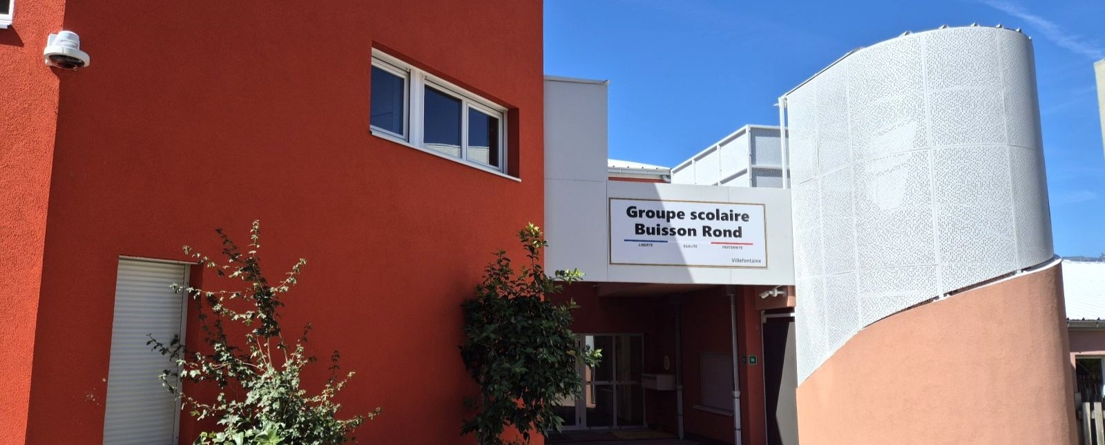 GS10 Façade